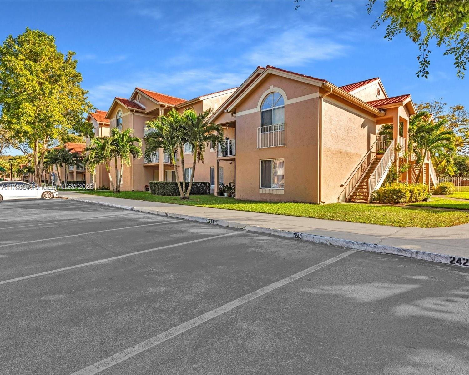 15770 SW 106th Ter #303 Miami, FL 33196