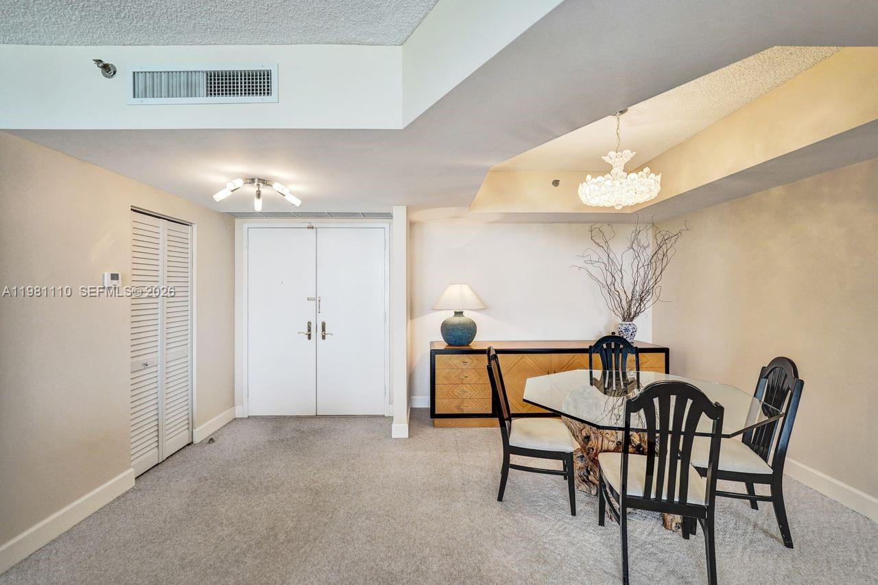 image Hamptons West9