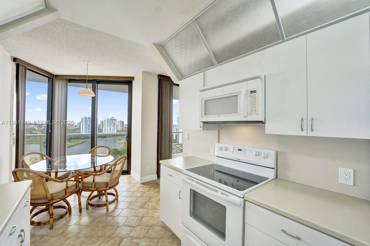 image Hamptons West16