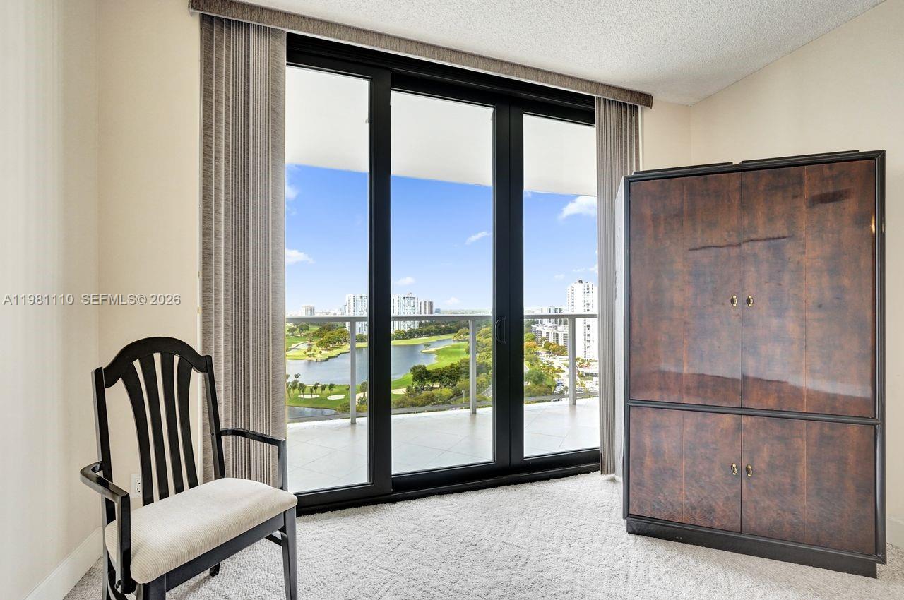 image Hamptons West32