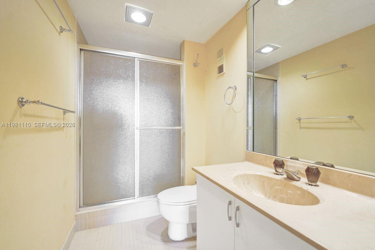 image Hamptons West35