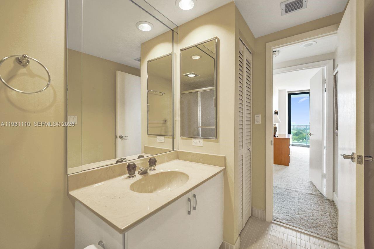 image Hamptons West36