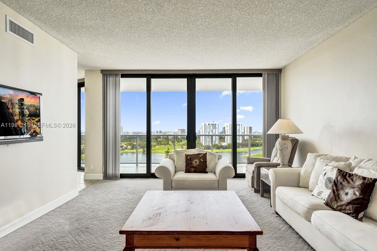 image Hamptons West3