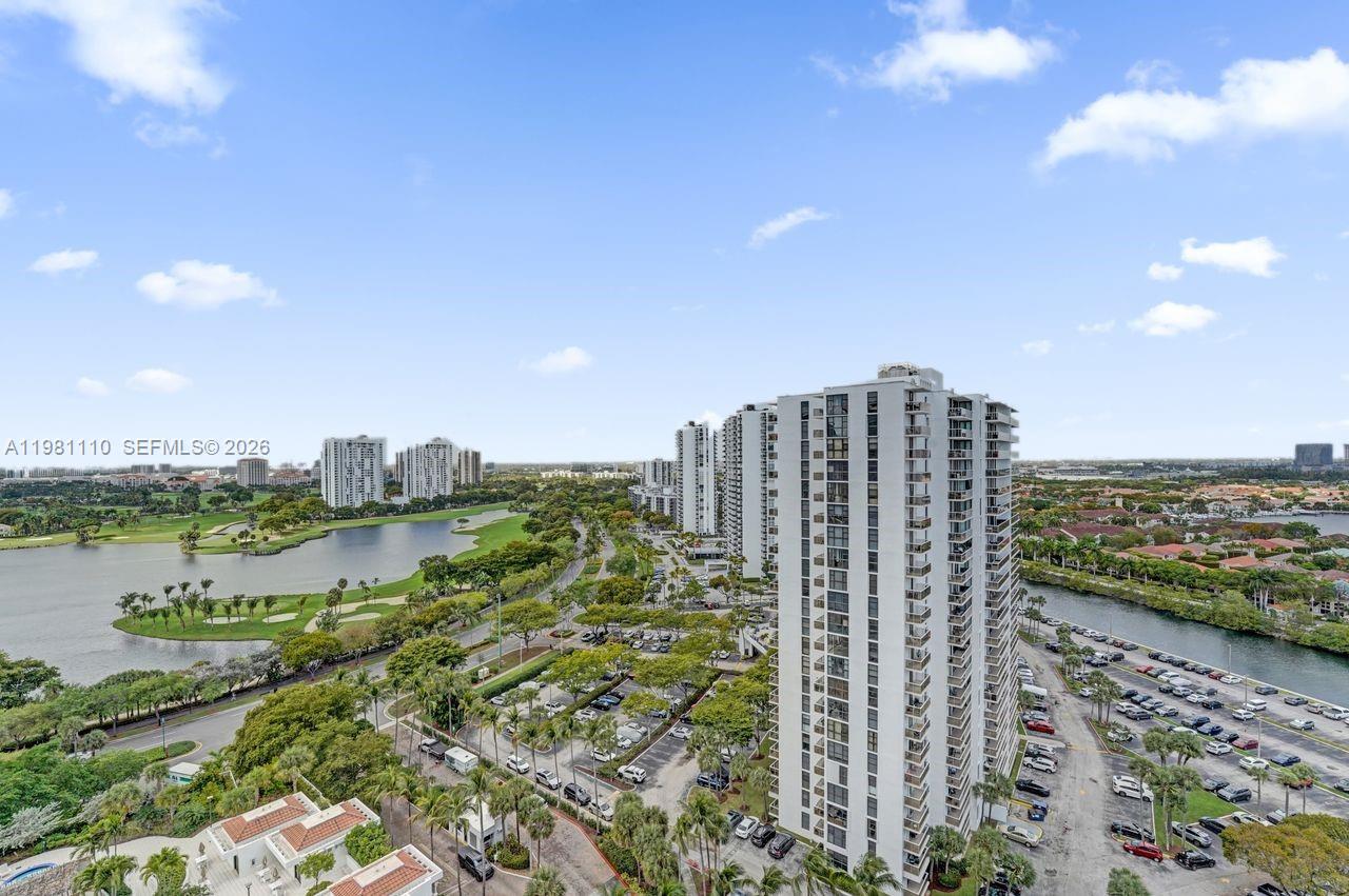 image Hamptons West43