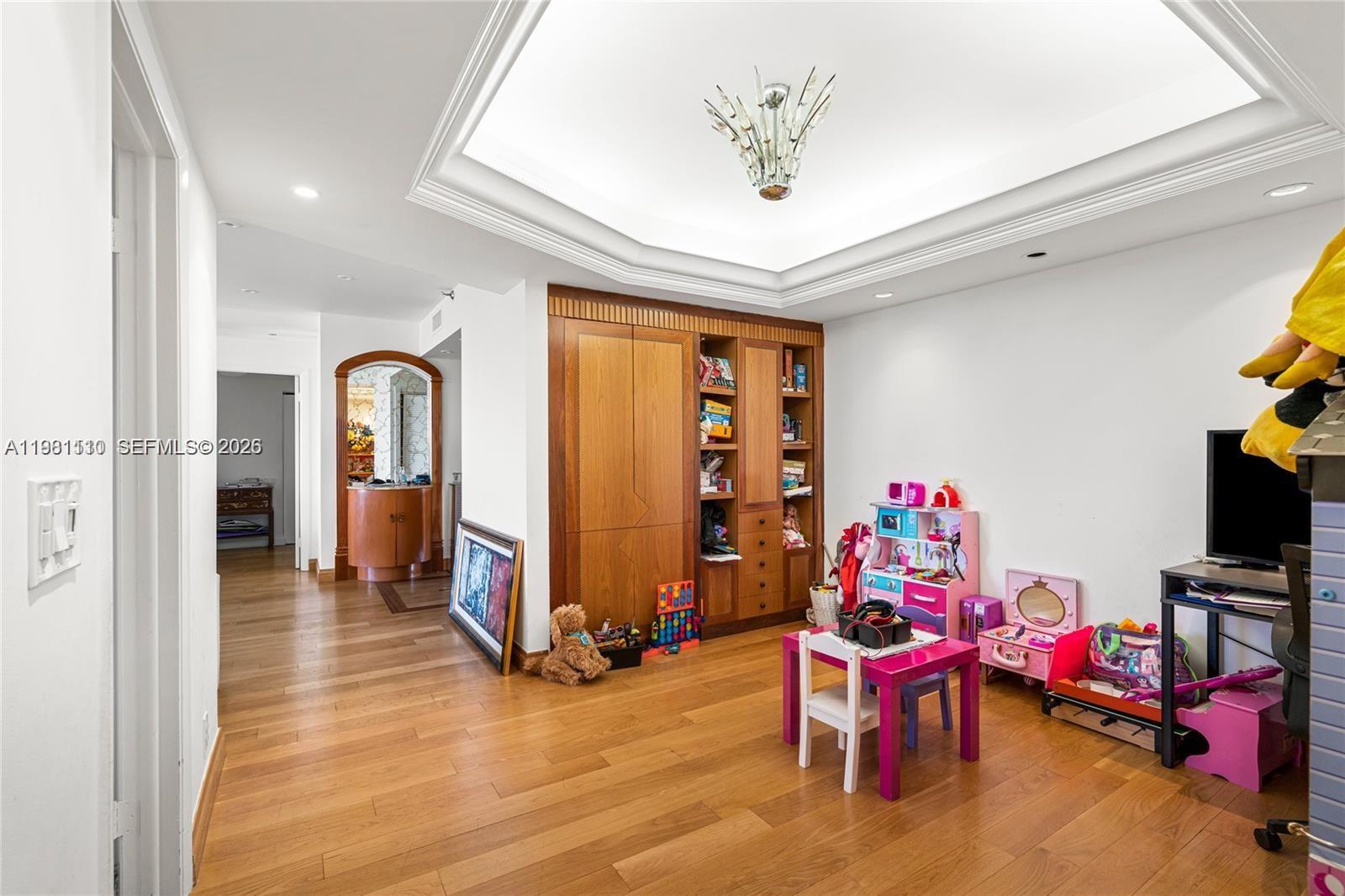 image Hamptons West65