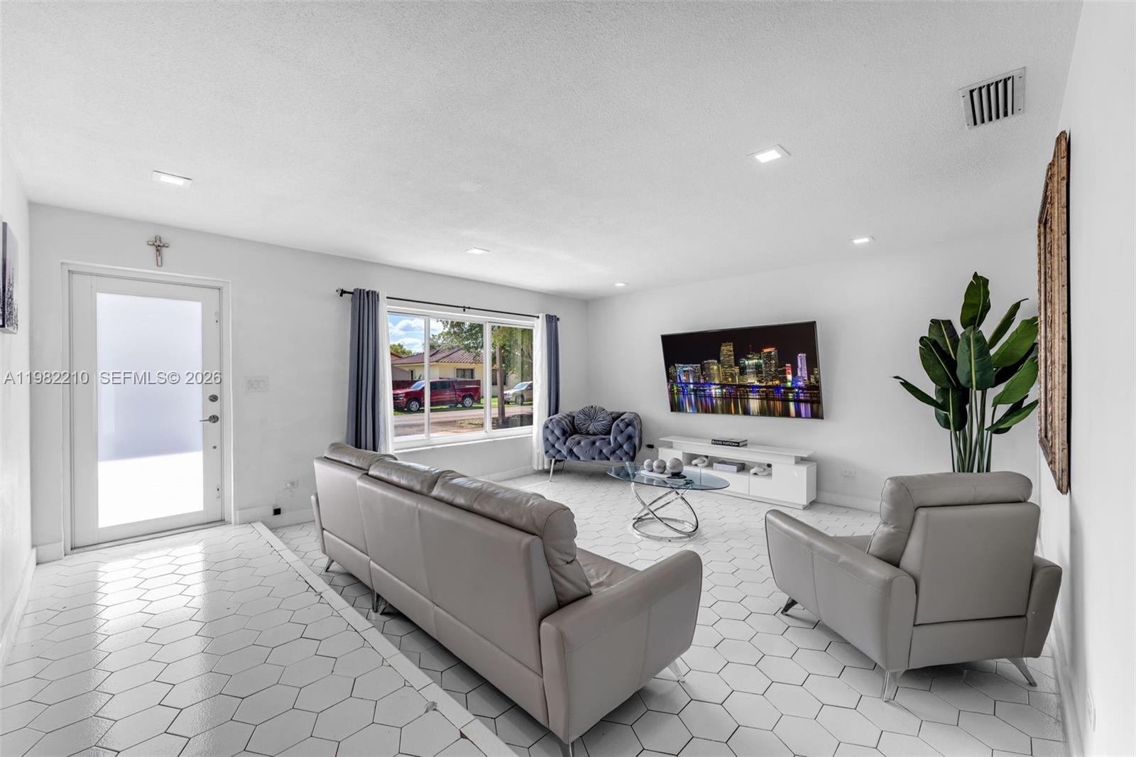 2023 SW 99th Ave Miami, FL 33165