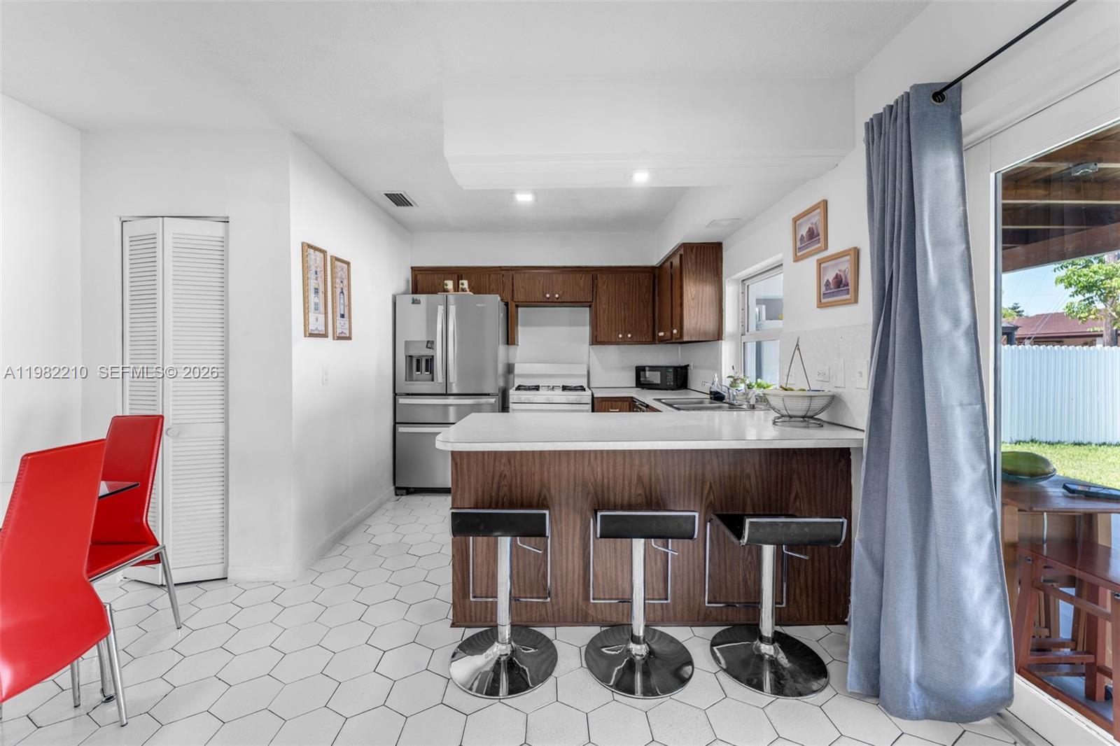 2023 SW 99th Ave Miami, FL 33165