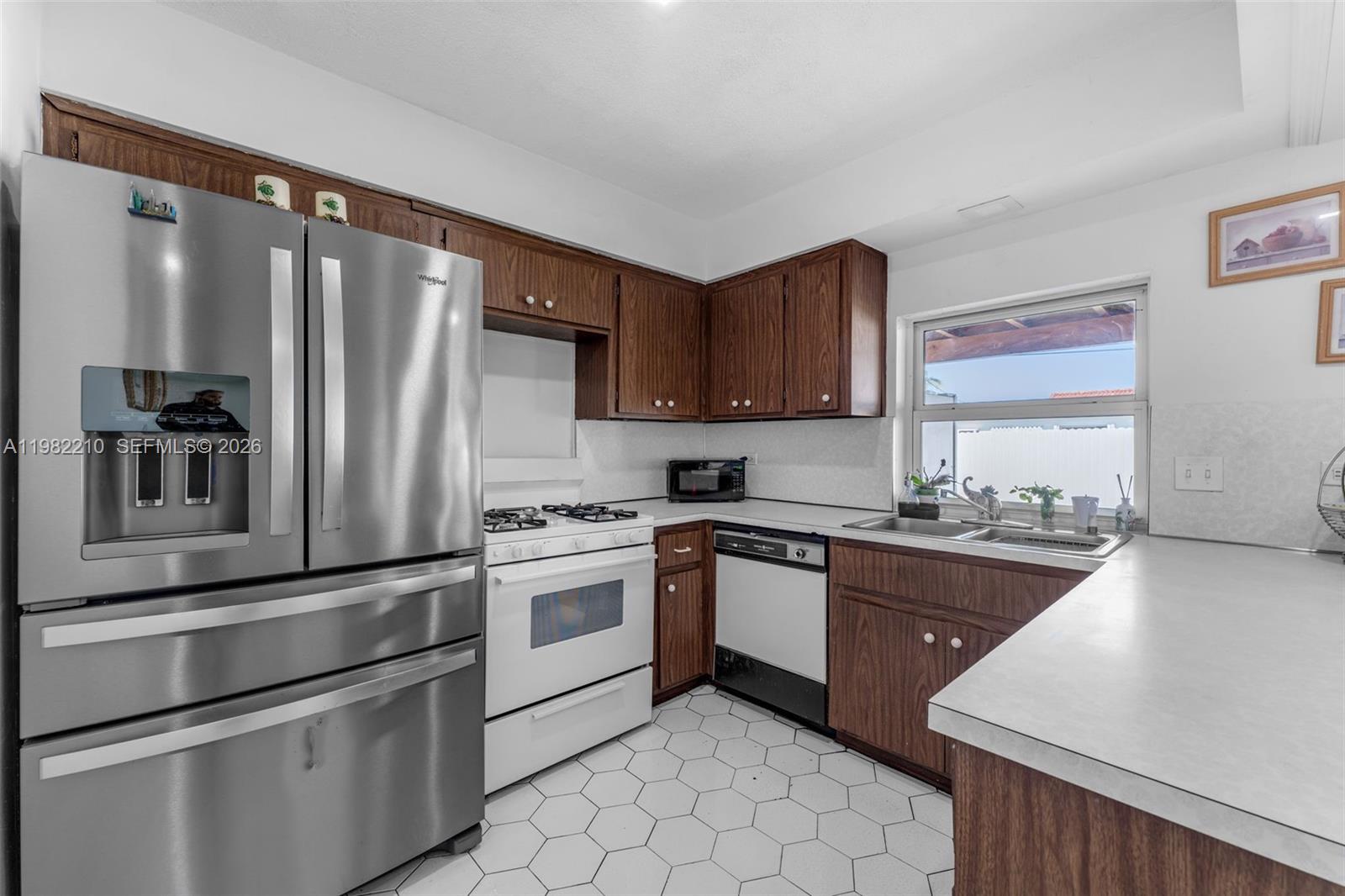 2023 SW 99th Ave Miami, FL 33165