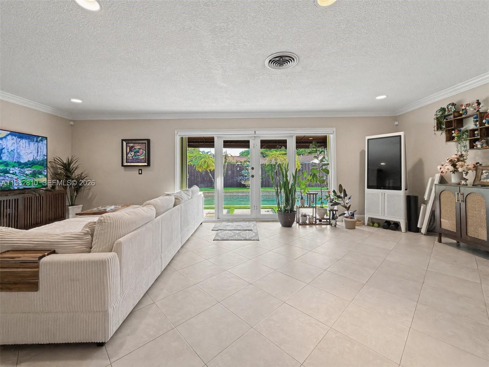 6726 Orchid Dr Miami Lakes, FL 33014