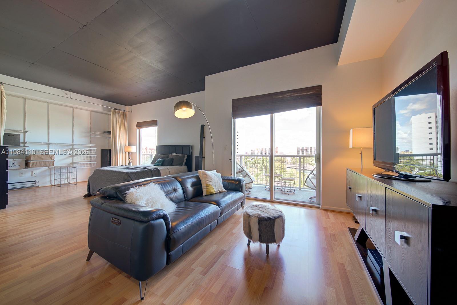 10 SW South Riv Dr #708 Miami, FL 33130