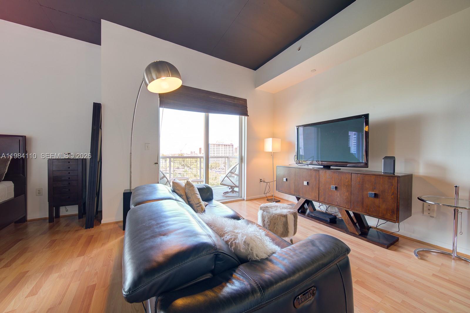 10 SW South Riv Dr #708 Miami, FL 33130