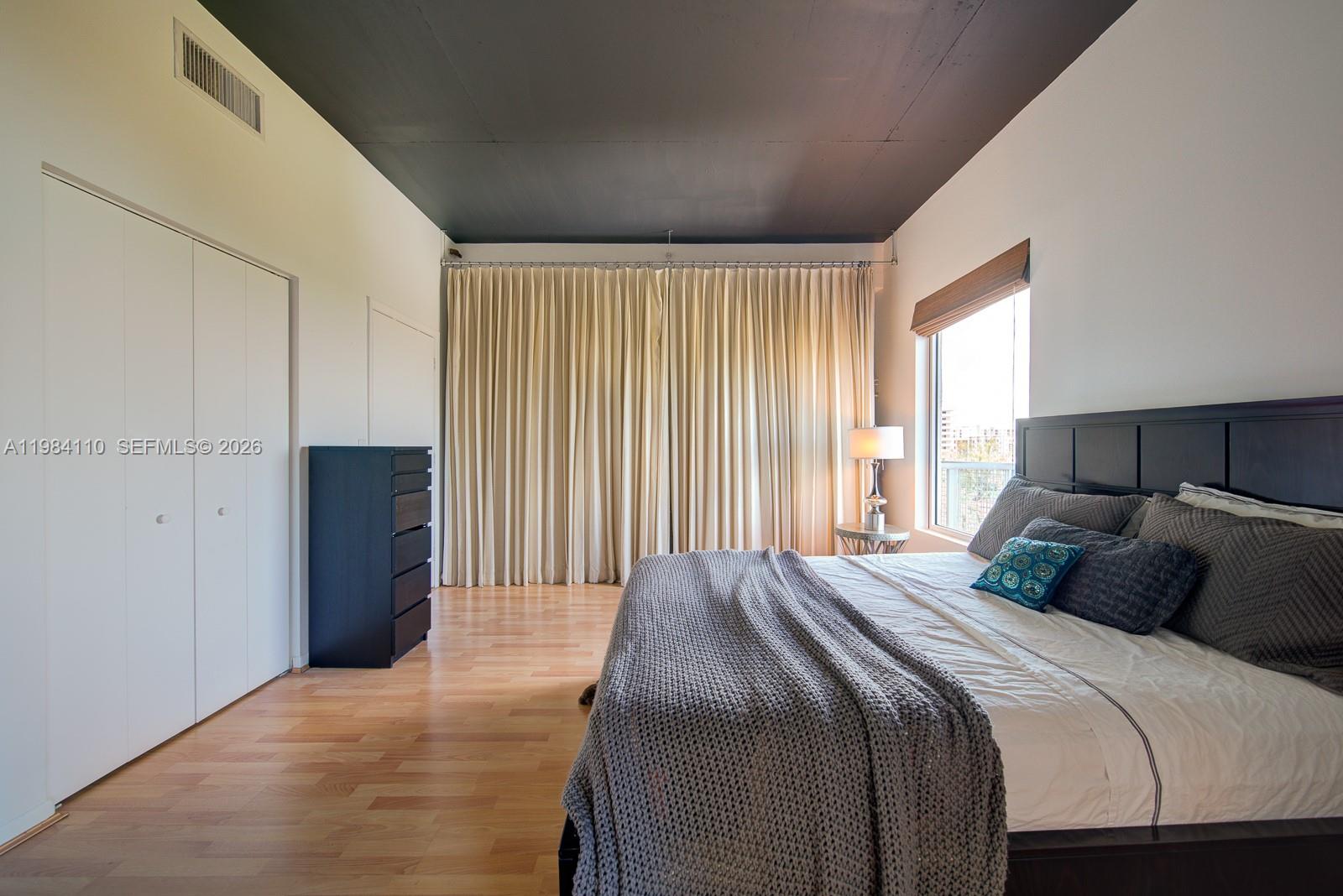 10 SW South Riv Dr #708 Miami, FL 33130