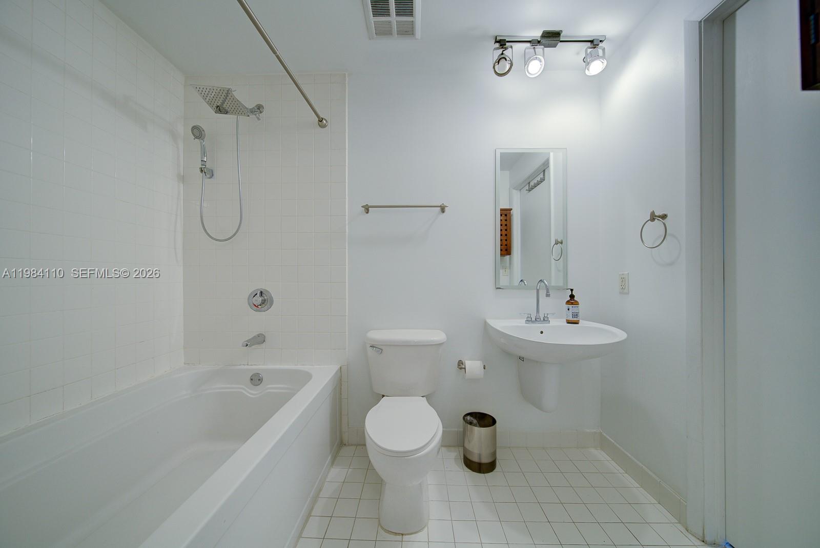 10 SW South Riv Dr #708 Miami, FL 33130