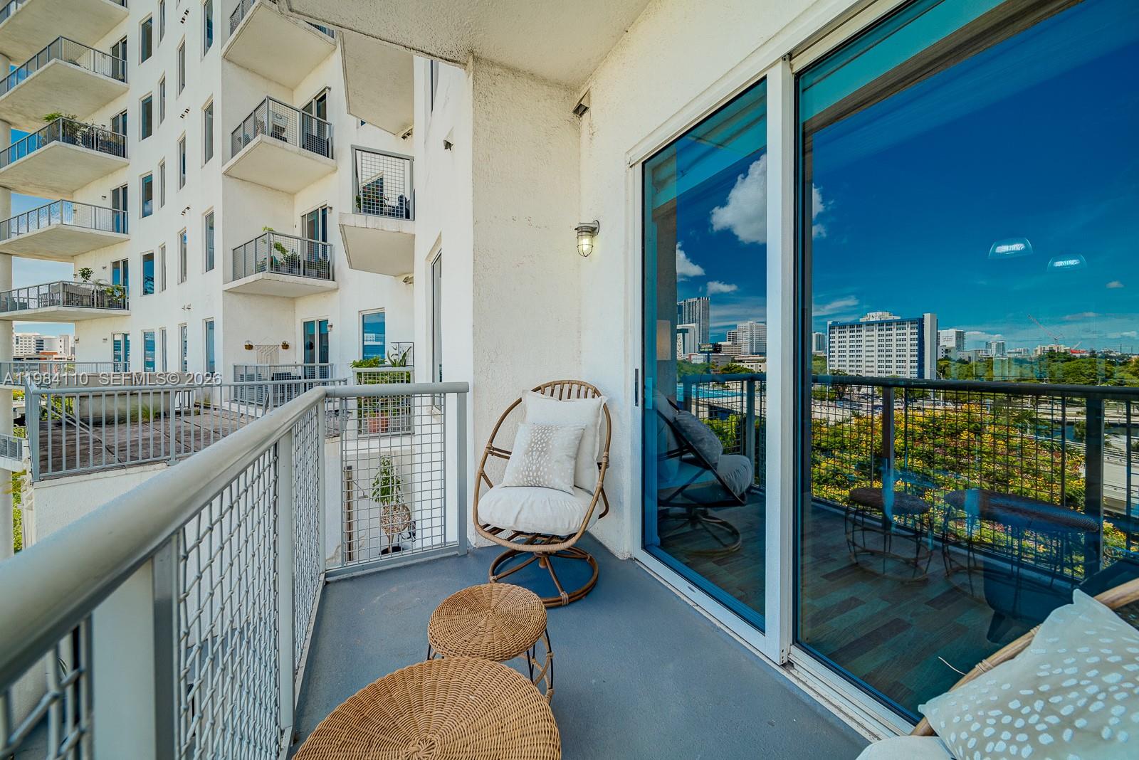 10 SW South Riv Dr #708 Miami, FL 33130