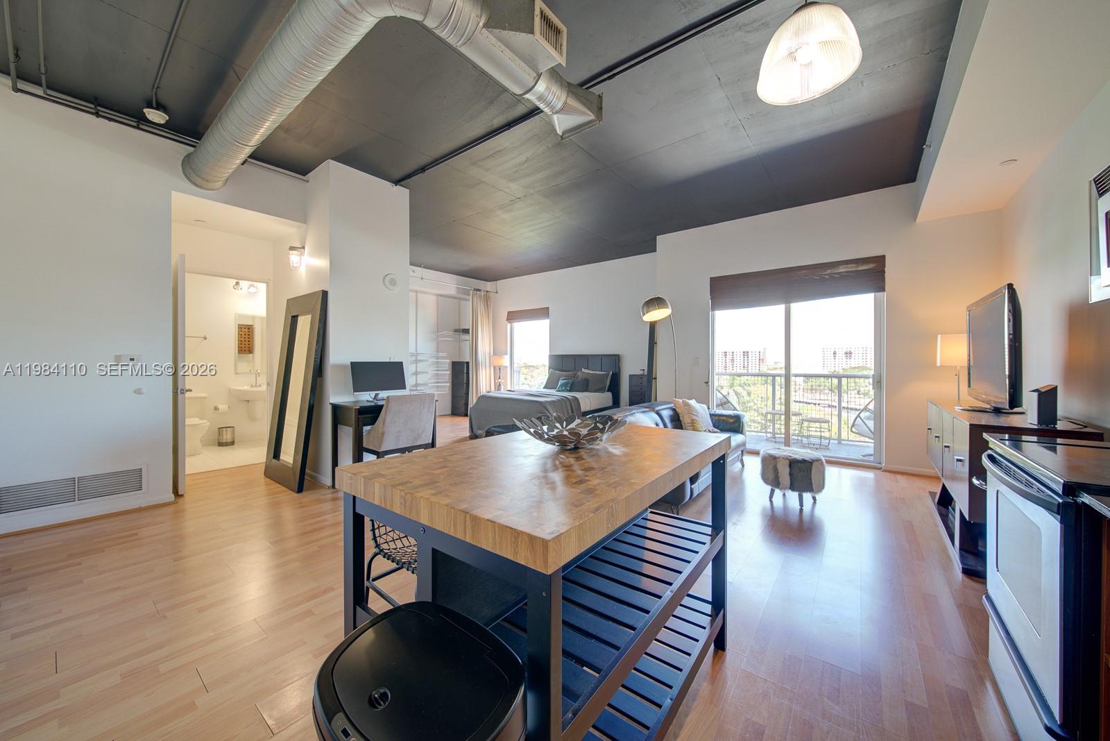 10 SW South Riv Dr #708 Miami, FL 33130