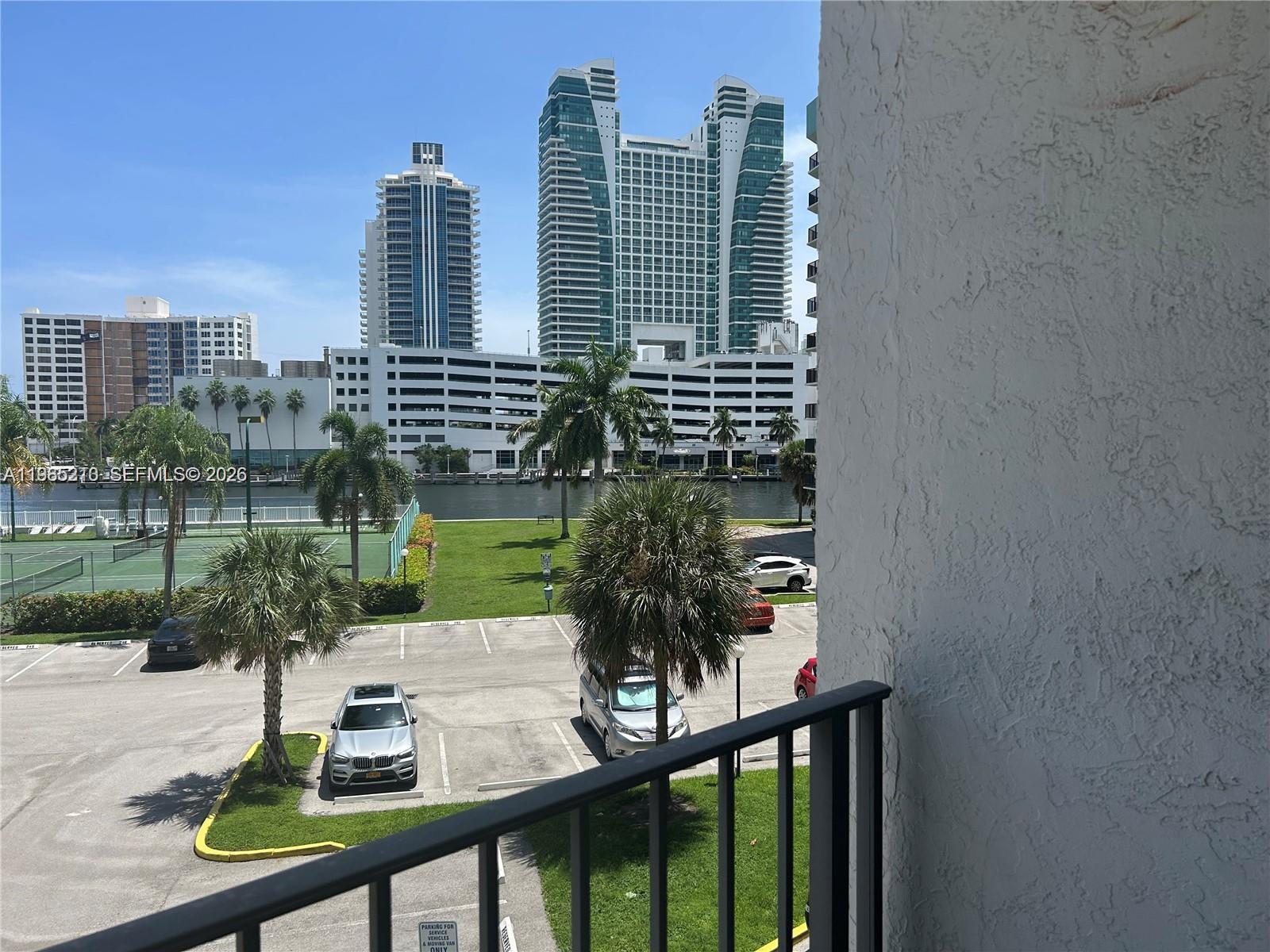 400 Leslie Dr #308 Hallandale Beach, FL 33009