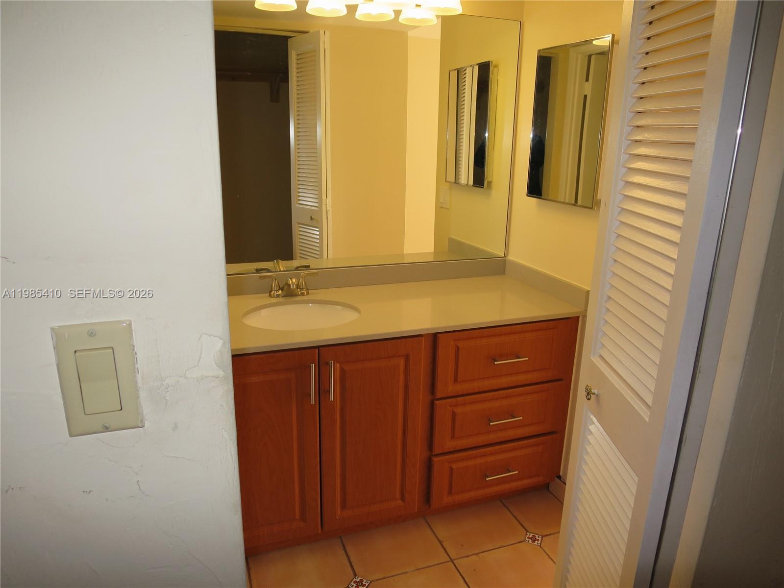 image Charter Club14