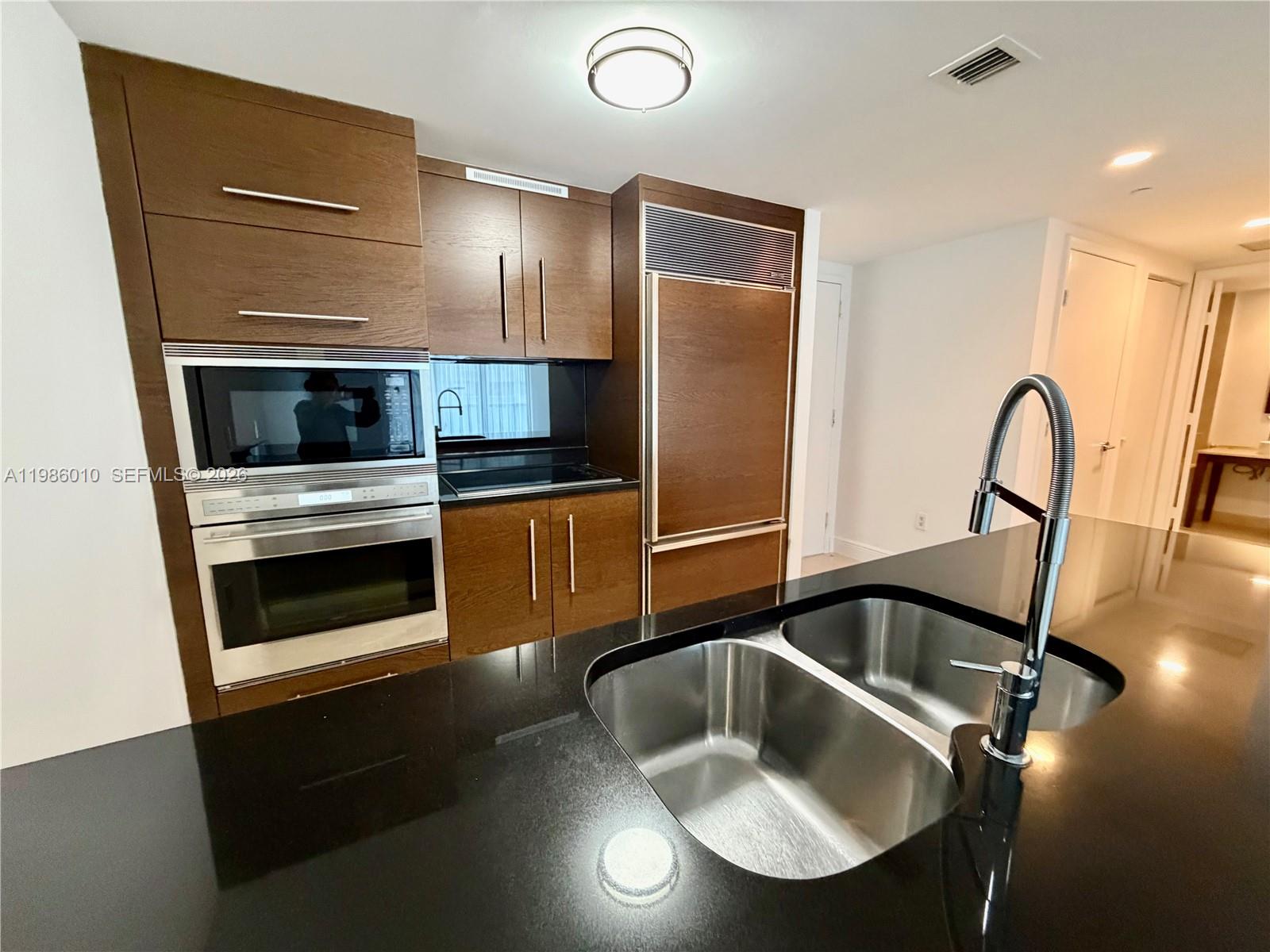 image Icon Brickell I20