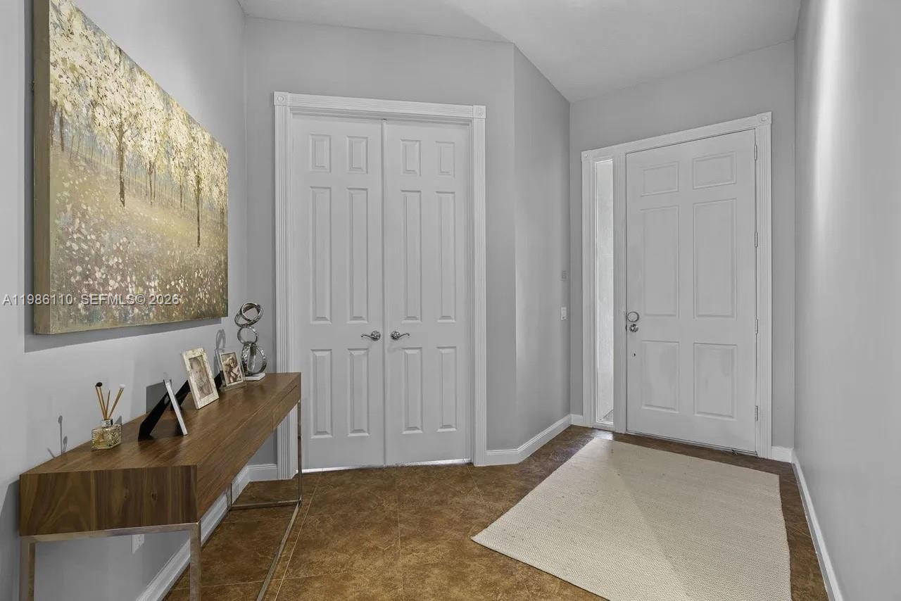 2862 Irma Lk Dr West Palm Beach, FL 33411