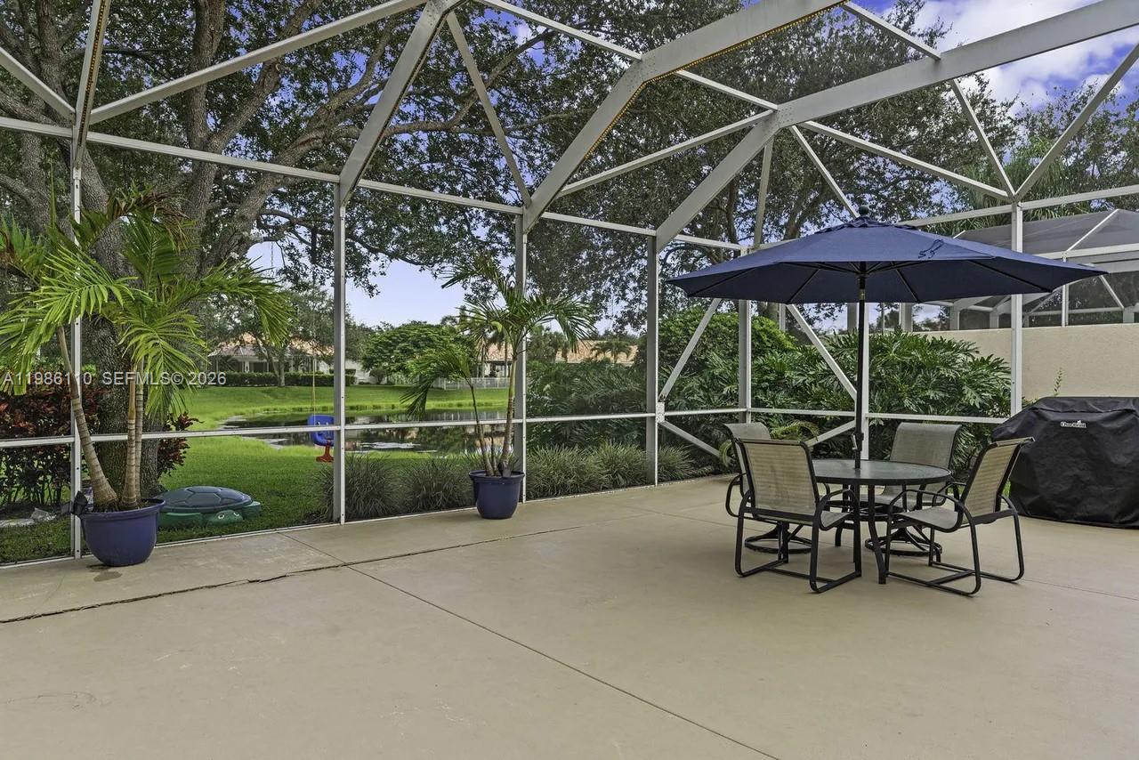 2862 Irma Lk Dr West Palm Beach, FL 33411