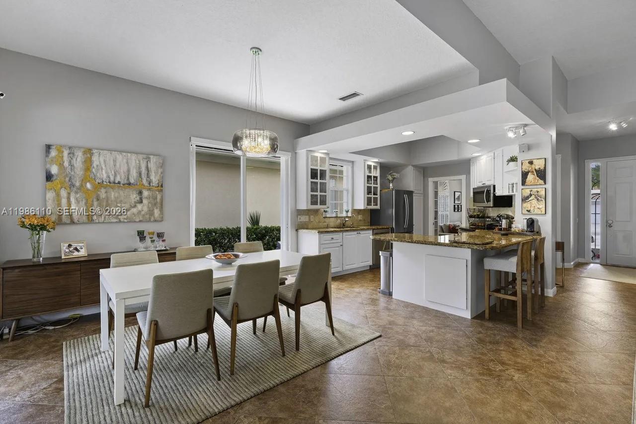 2862 Irma Lk Dr West Palm Beach, FL 33411