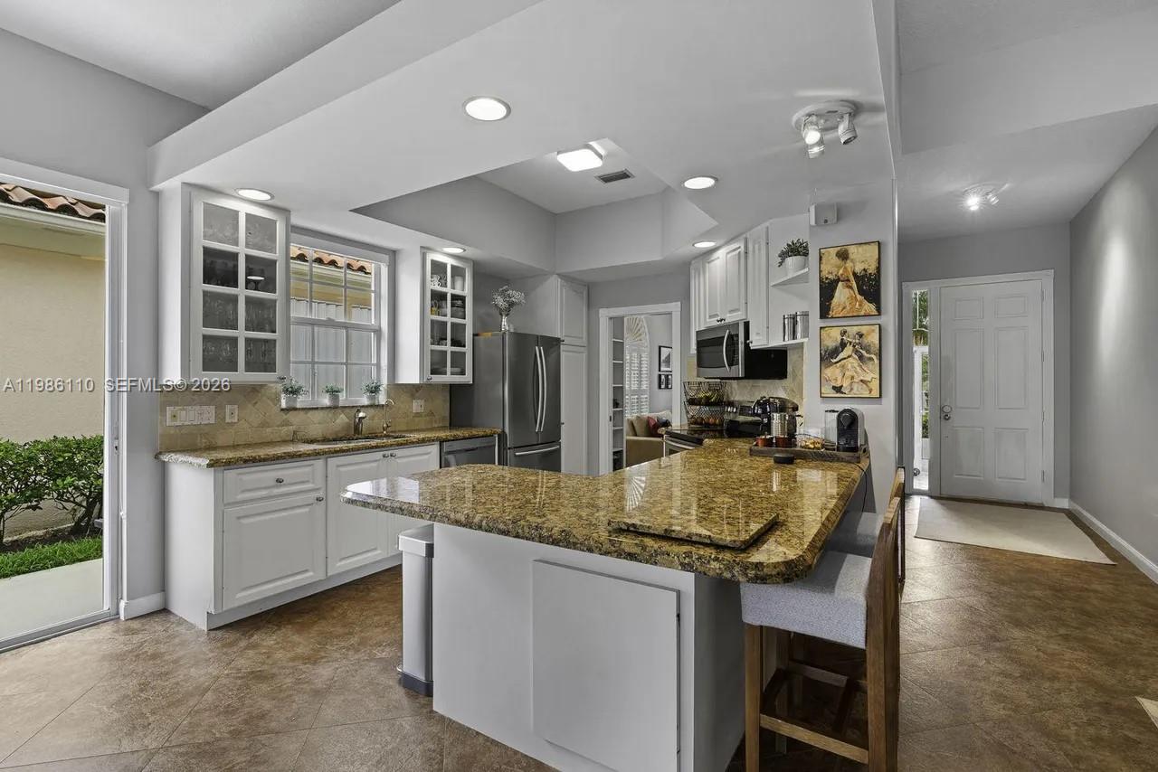 2862 Irma Lk Dr West Palm Beach, FL 33411