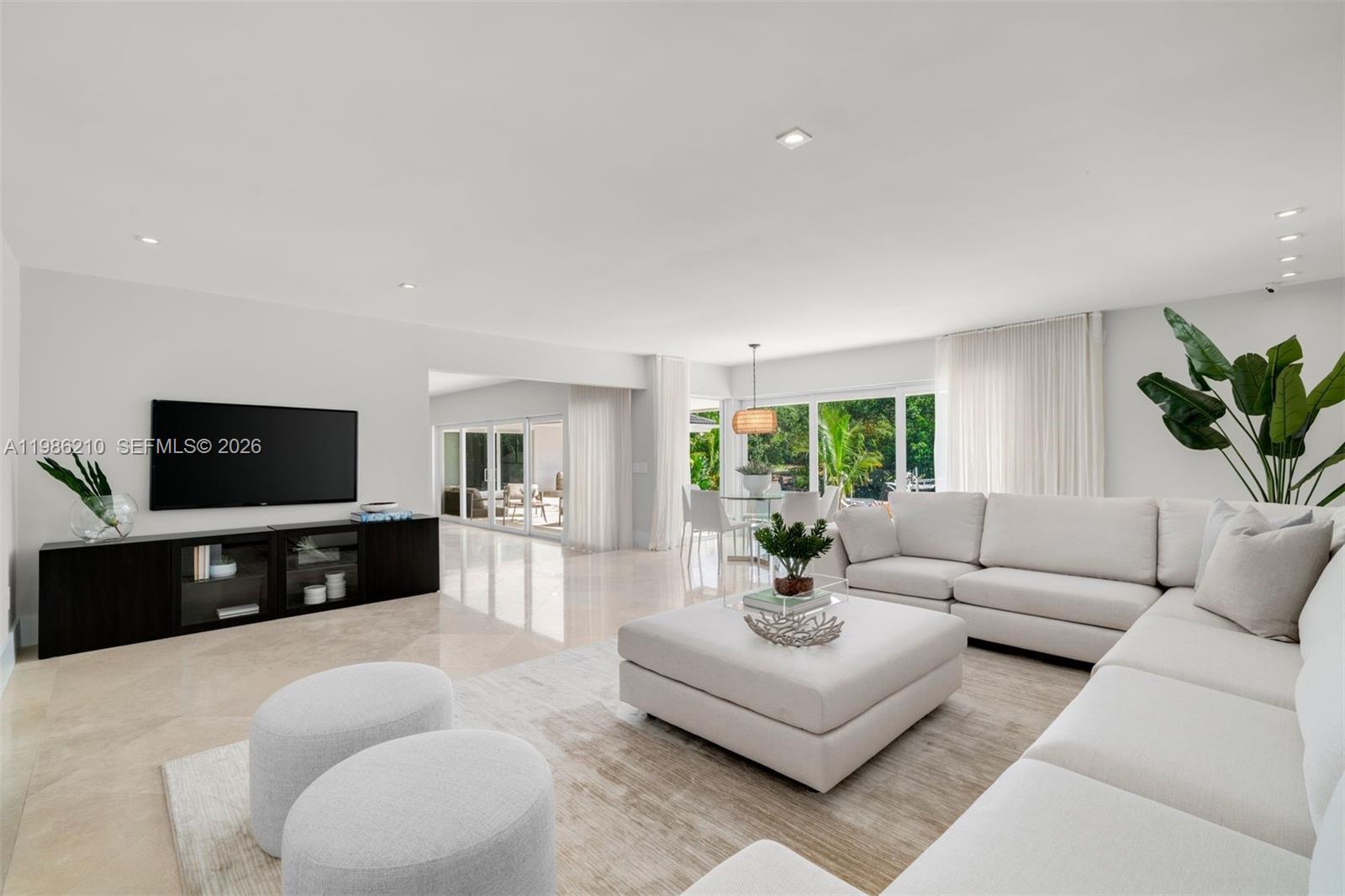 7155 Los Pinos Blvd Coral Gables, FL 33143