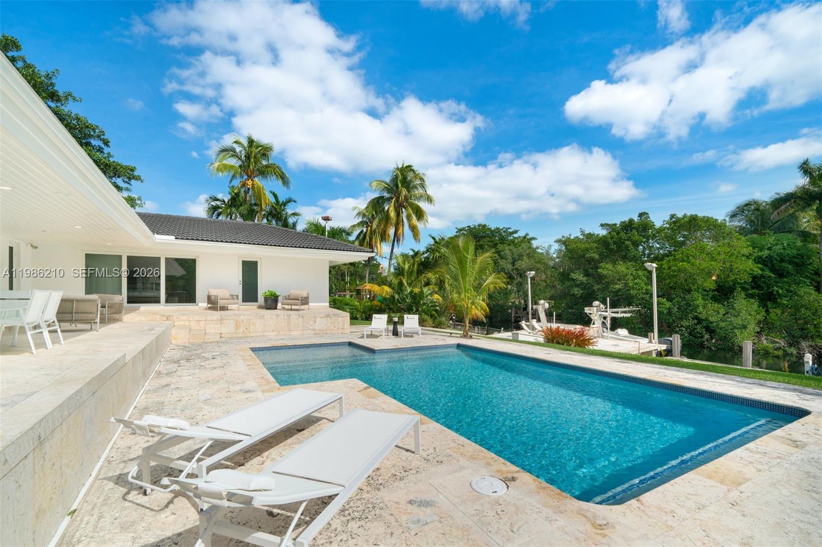 7155 Los Pinos Blvd Coral Gables, FL 33143