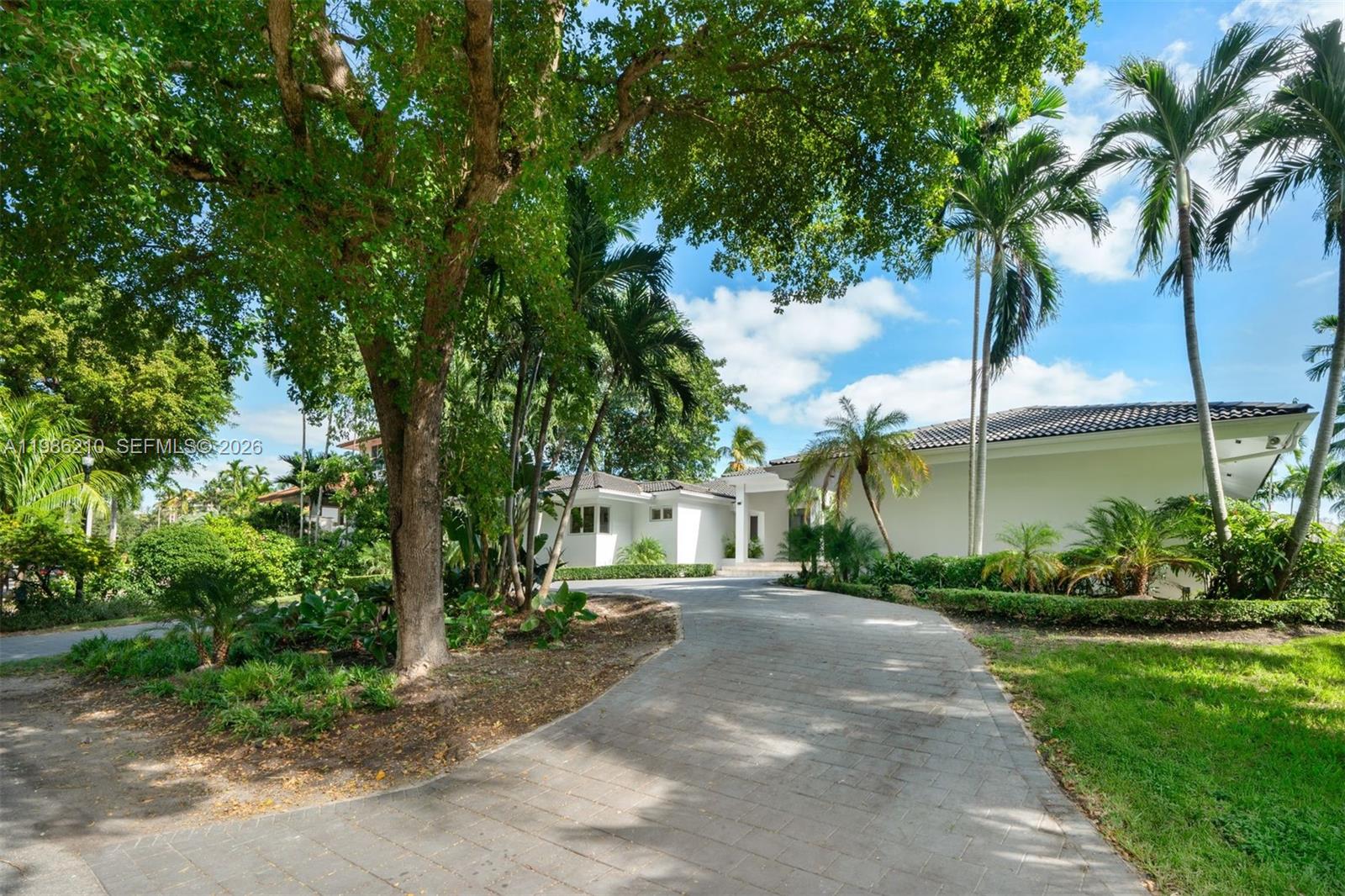 7155 Los Pinos Blvd Coral Gables, FL 33143