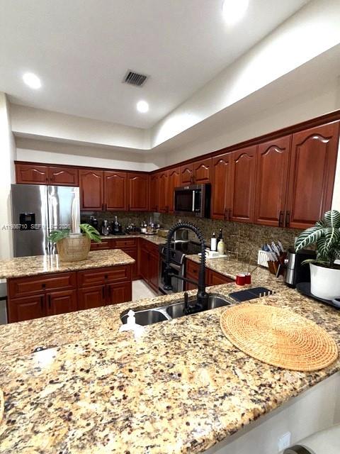 7770 NW 161st Ter Miami Lakes, FL 33016