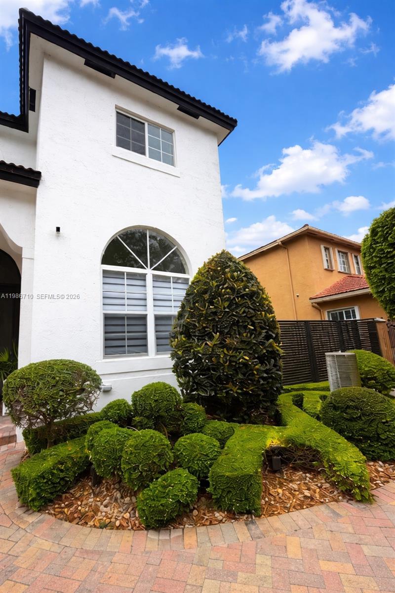 7770 NW 161st Ter Miami Lakes, FL 33016