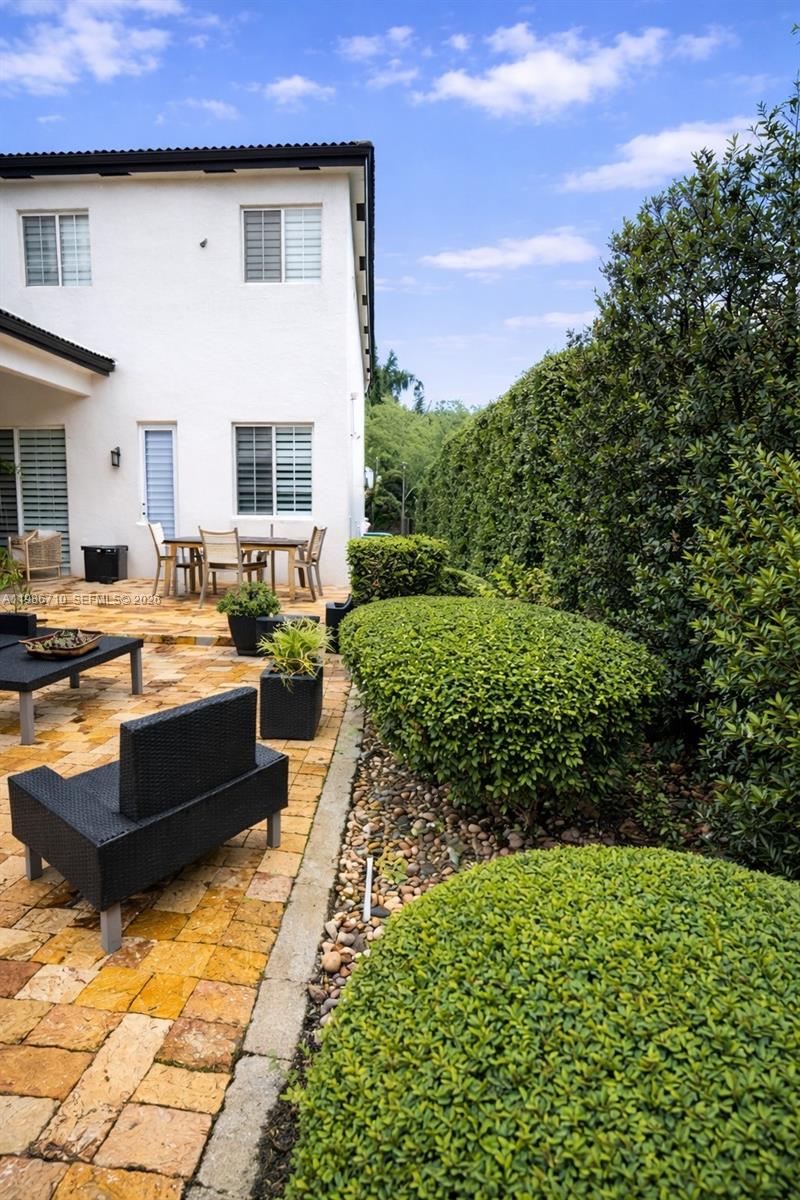 7770 NW 161st Ter Miami Lakes, FL 33016