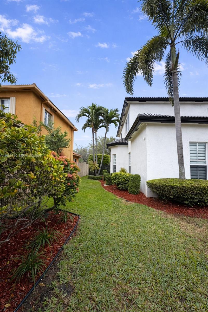 7770 NW 161st Ter Miami Lakes, FL 33016