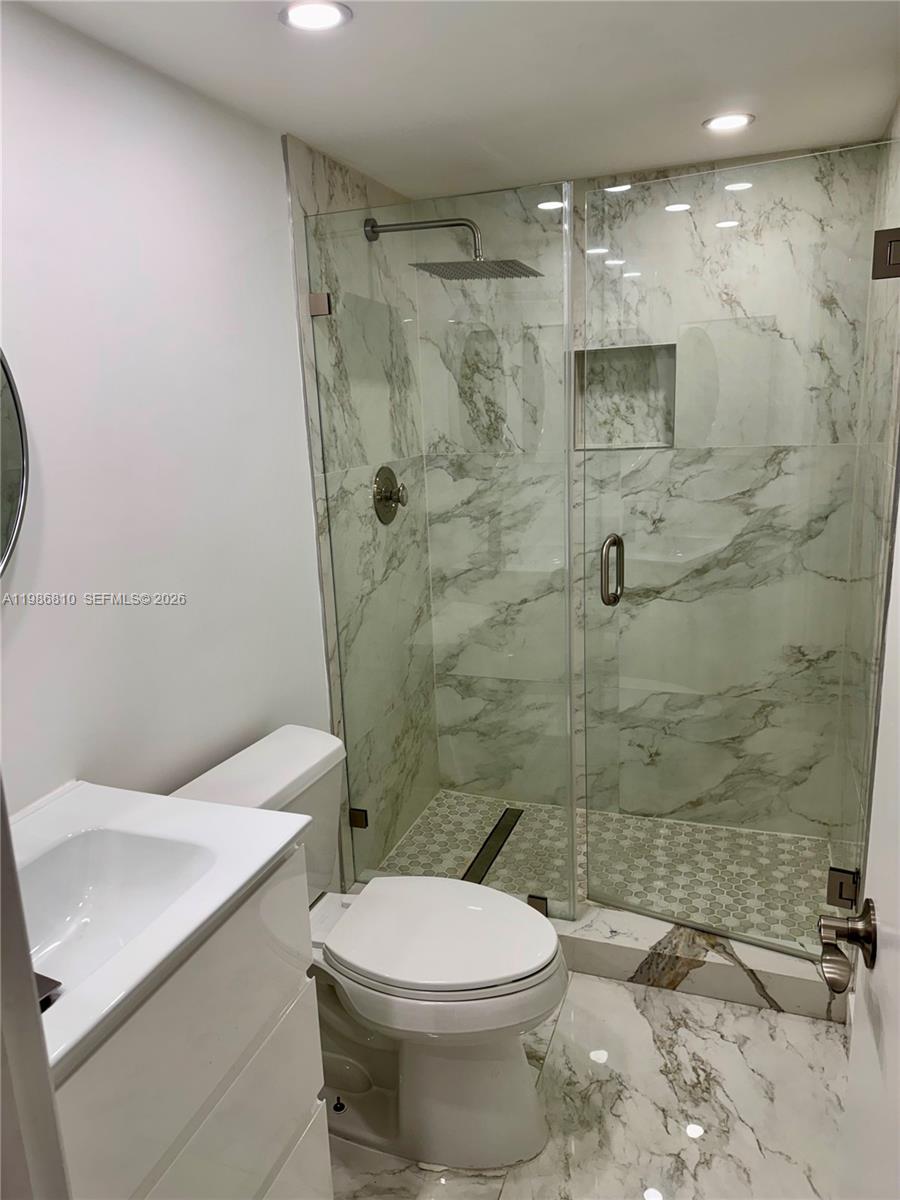 image Charter Club11