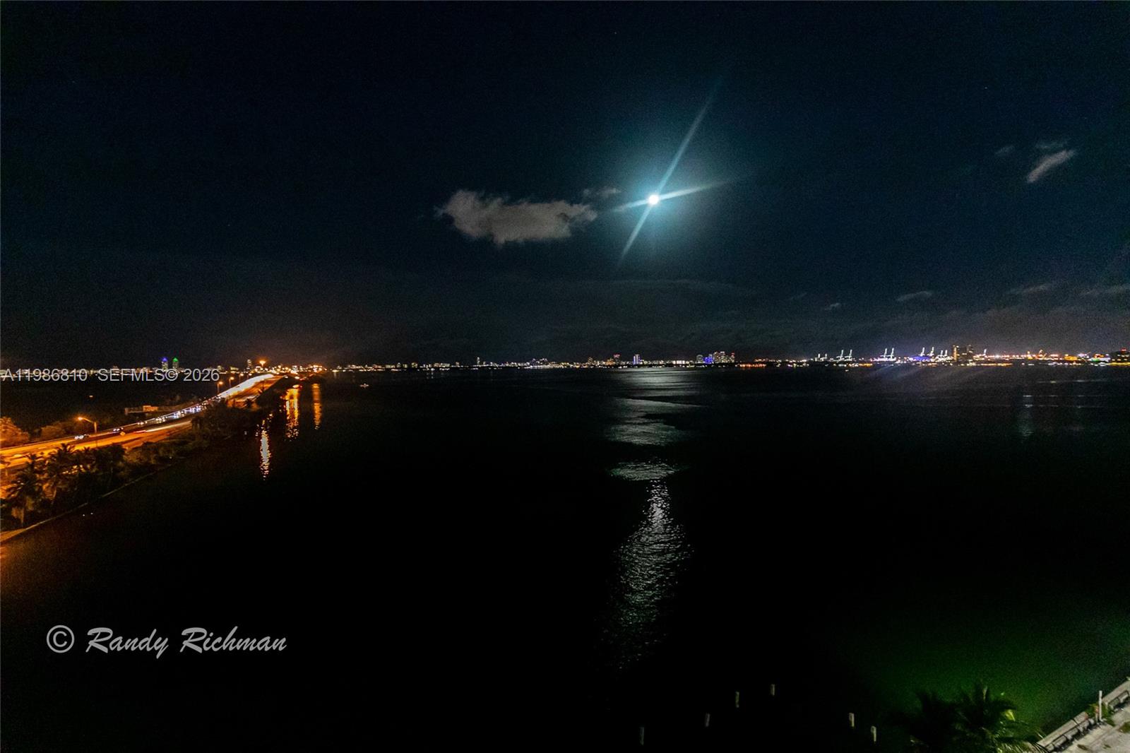 image Charter Club33