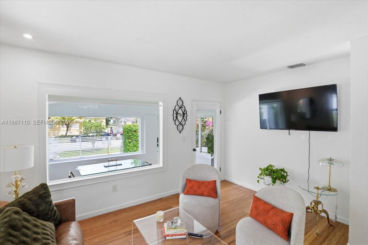 1850 NW 53rd St Miami, FL 33142