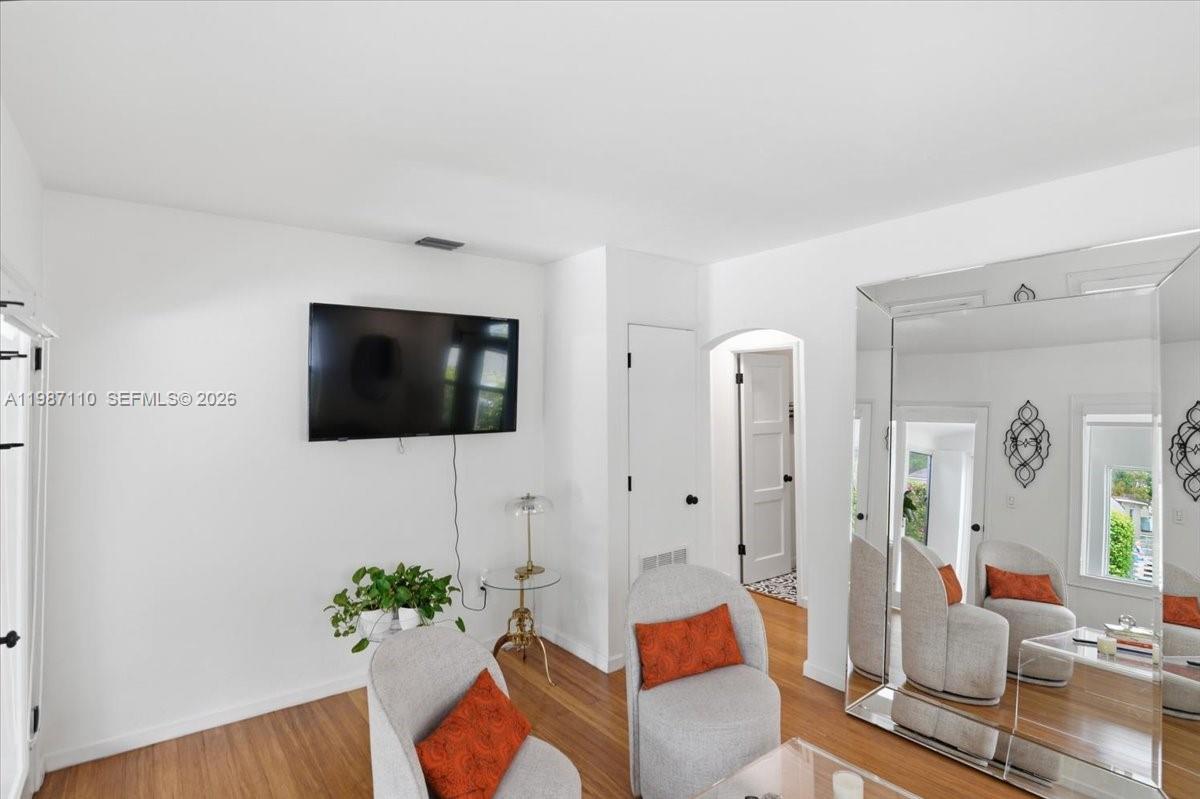 1850 NW 53rd St Miami, FL 33142