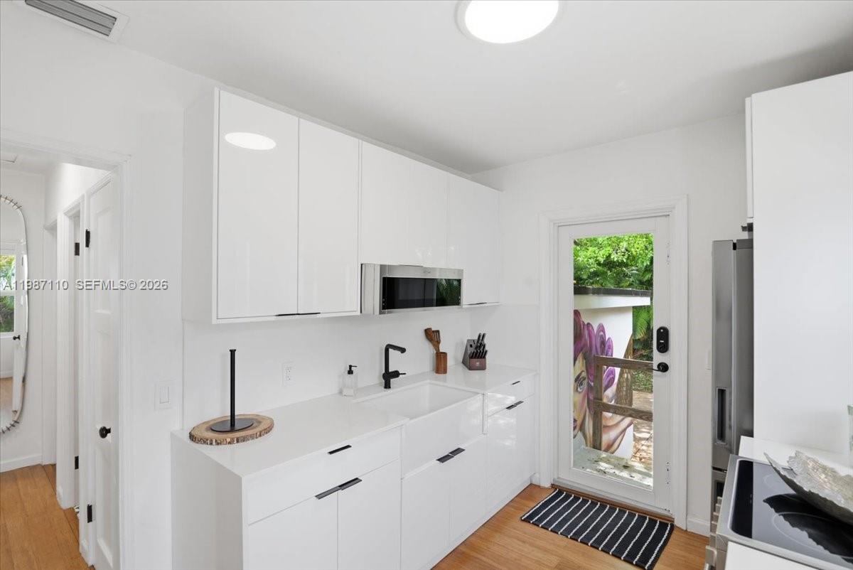 1850 NW 53rd St Miami, FL 33142