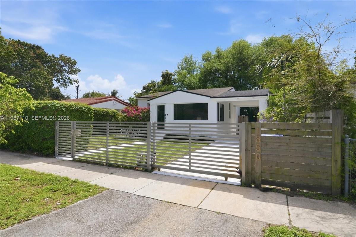 1850 NW 53rd St Miami, FL 33142