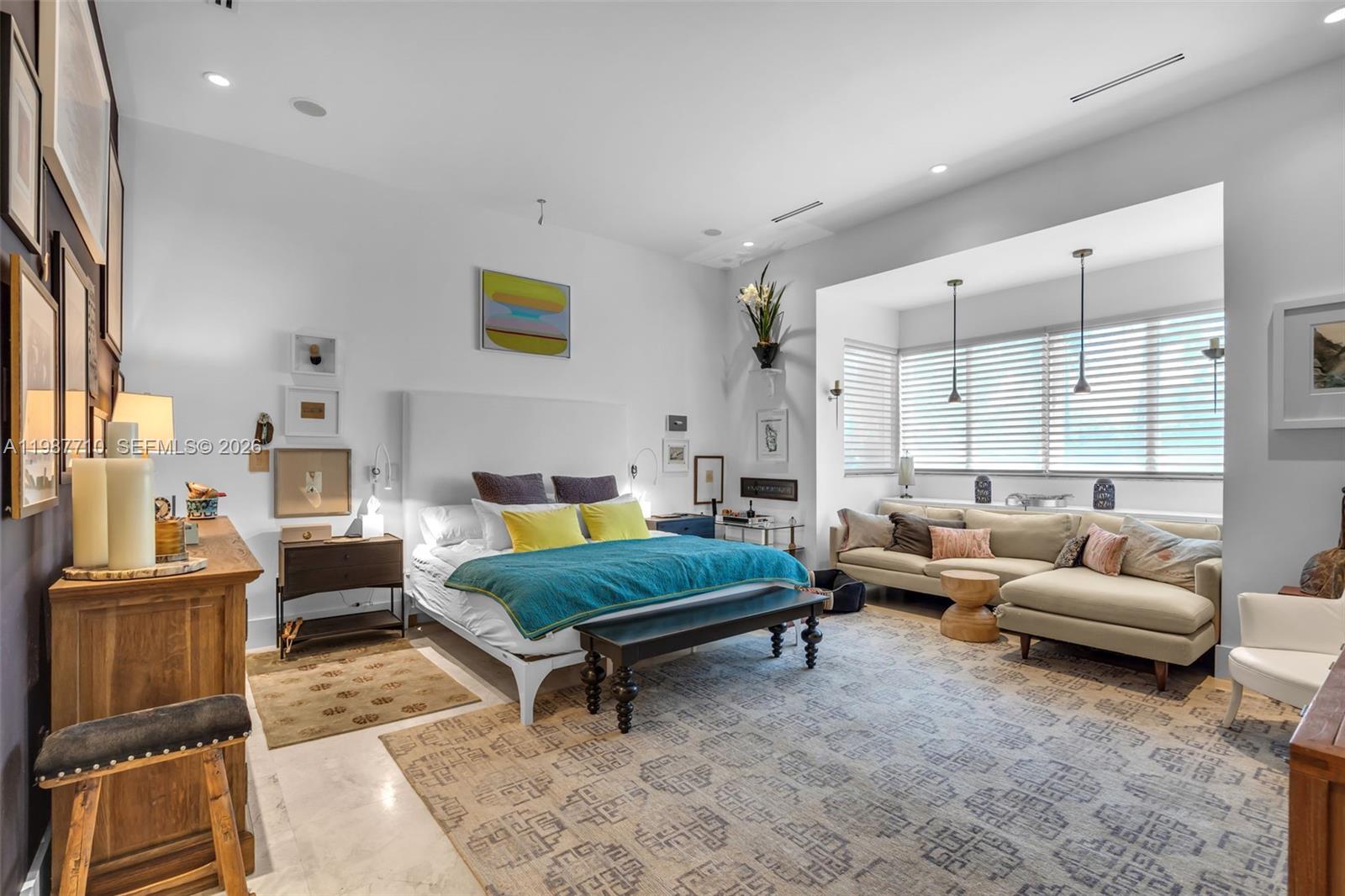 140 Hampton Ln Key Biscayne, FL 33149