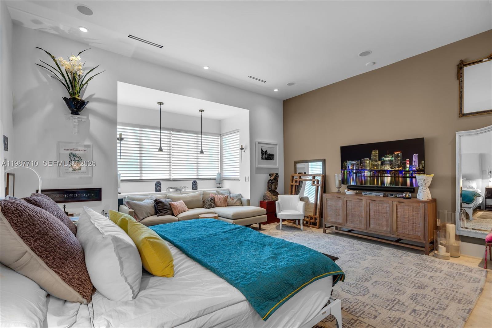 140 Hampton Ln Key Biscayne, FL 33149