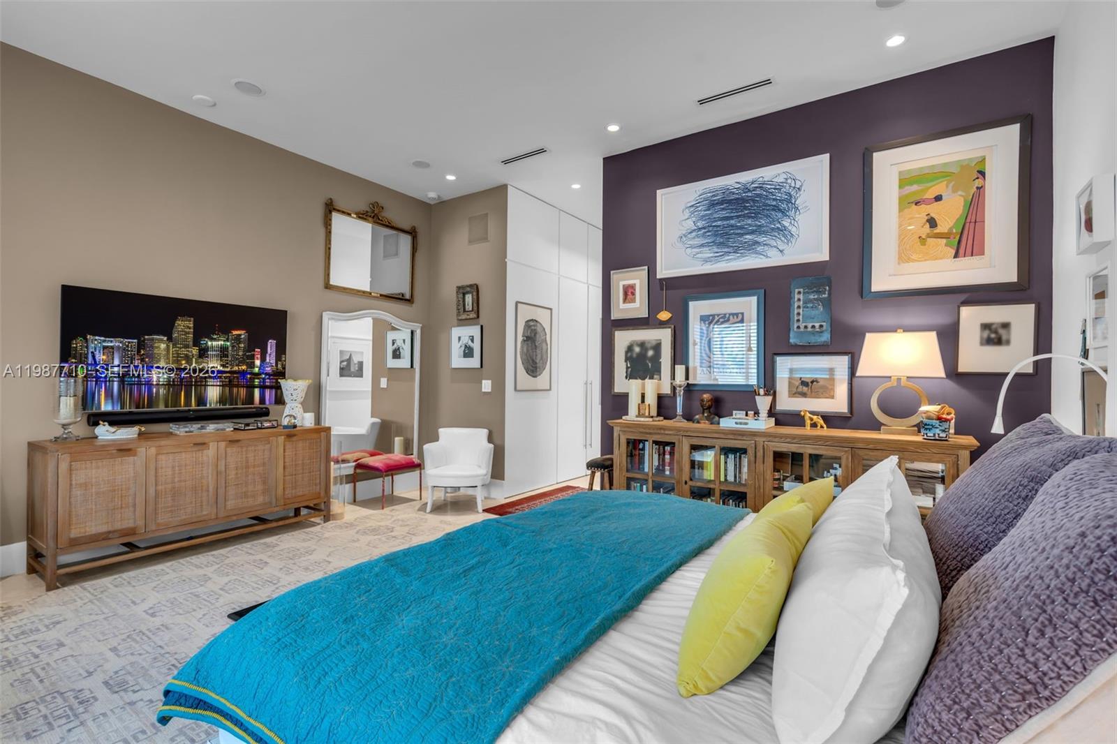 140 Hampton Ln Key Biscayne, FL 33149