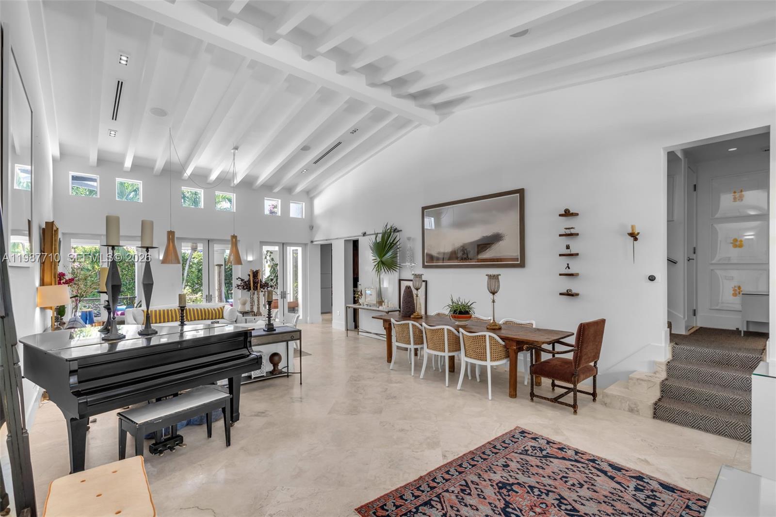 140 Hampton Ln Key Biscayne, FL 33149