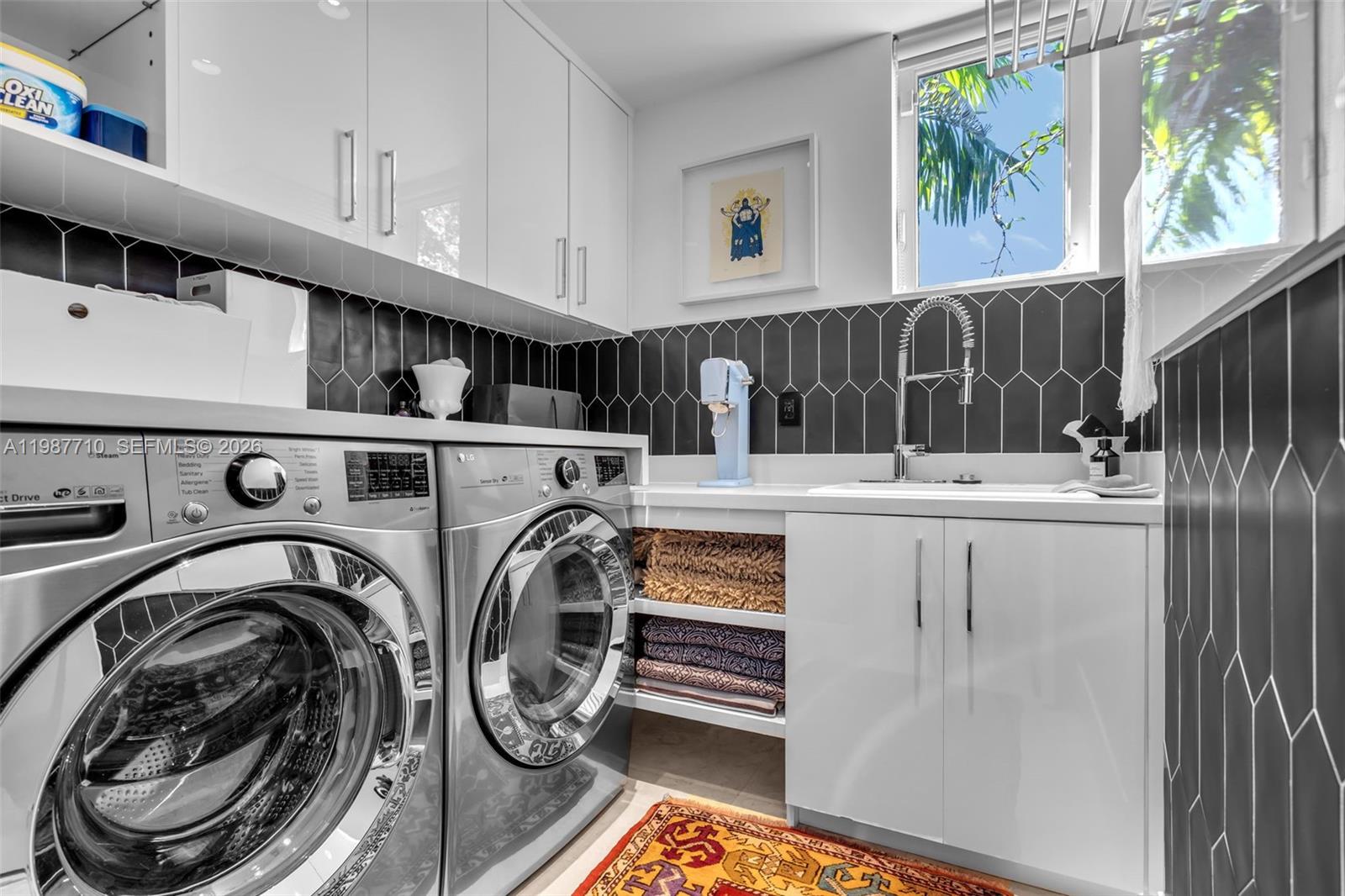 140 Hampton Ln Key Biscayne, FL 33149