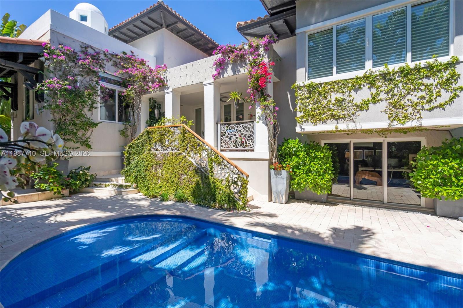 140 Hampton Ln Key Biscayne, FL 33149