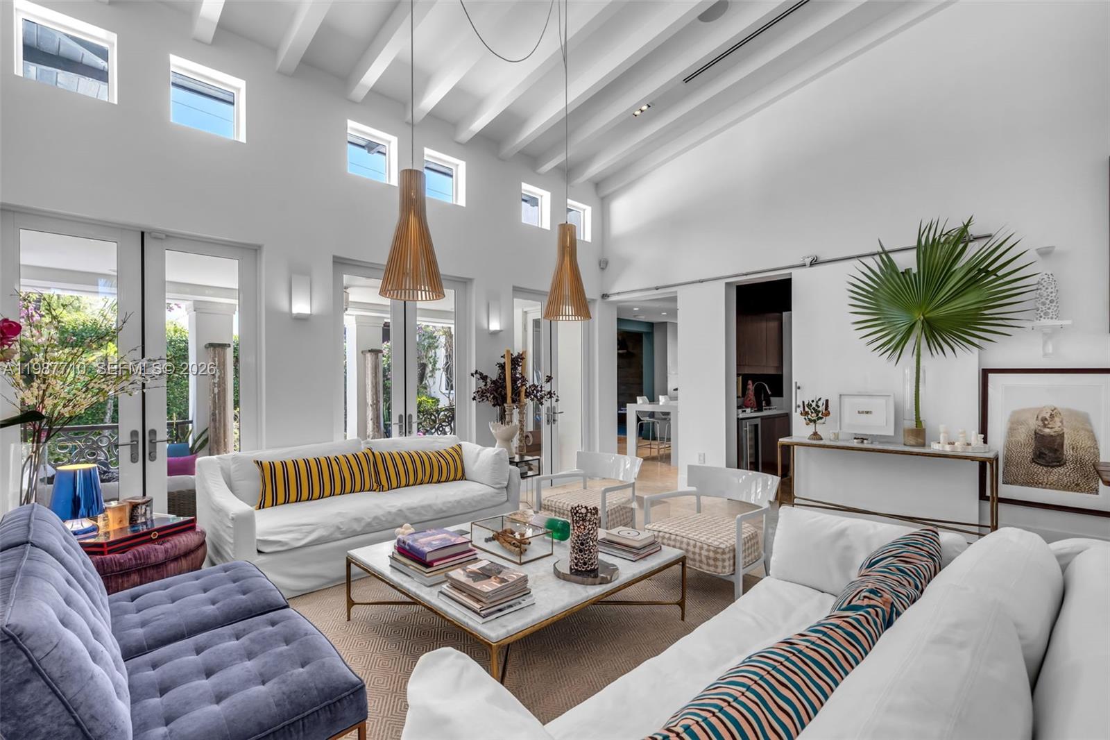 140 Hampton Ln Key Biscayne, FL 33149