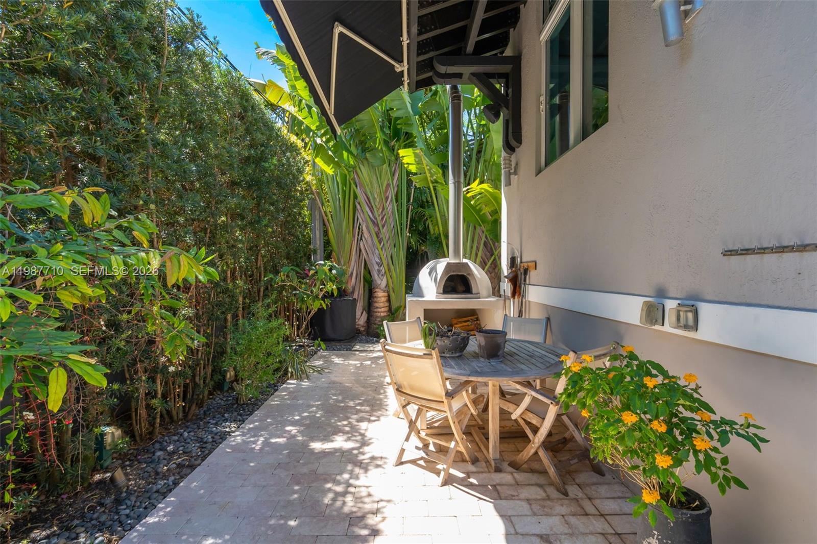 140 Hampton Ln Key Biscayne, FL 33149