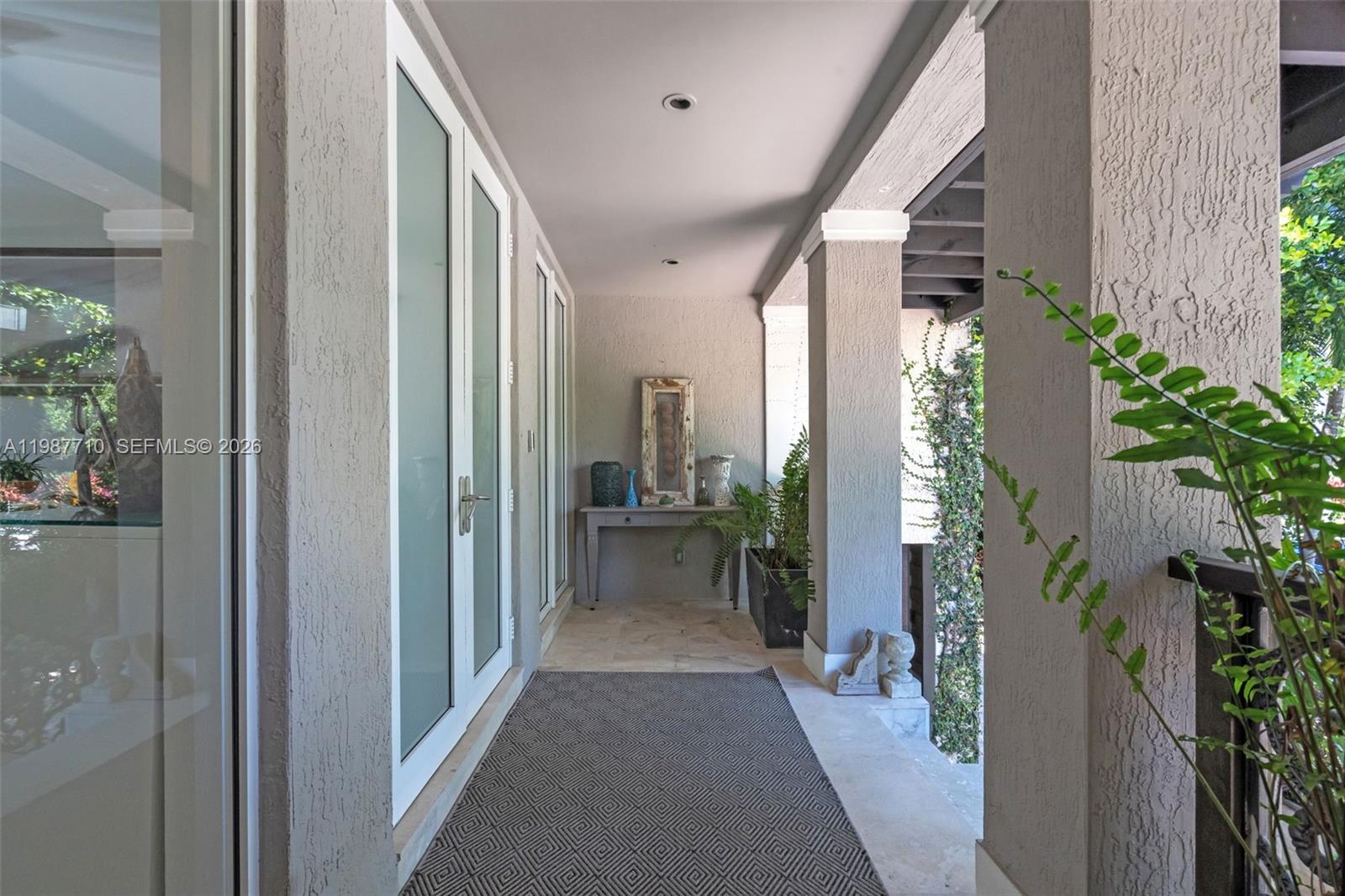 140 Hampton Ln Key Biscayne, FL 33149