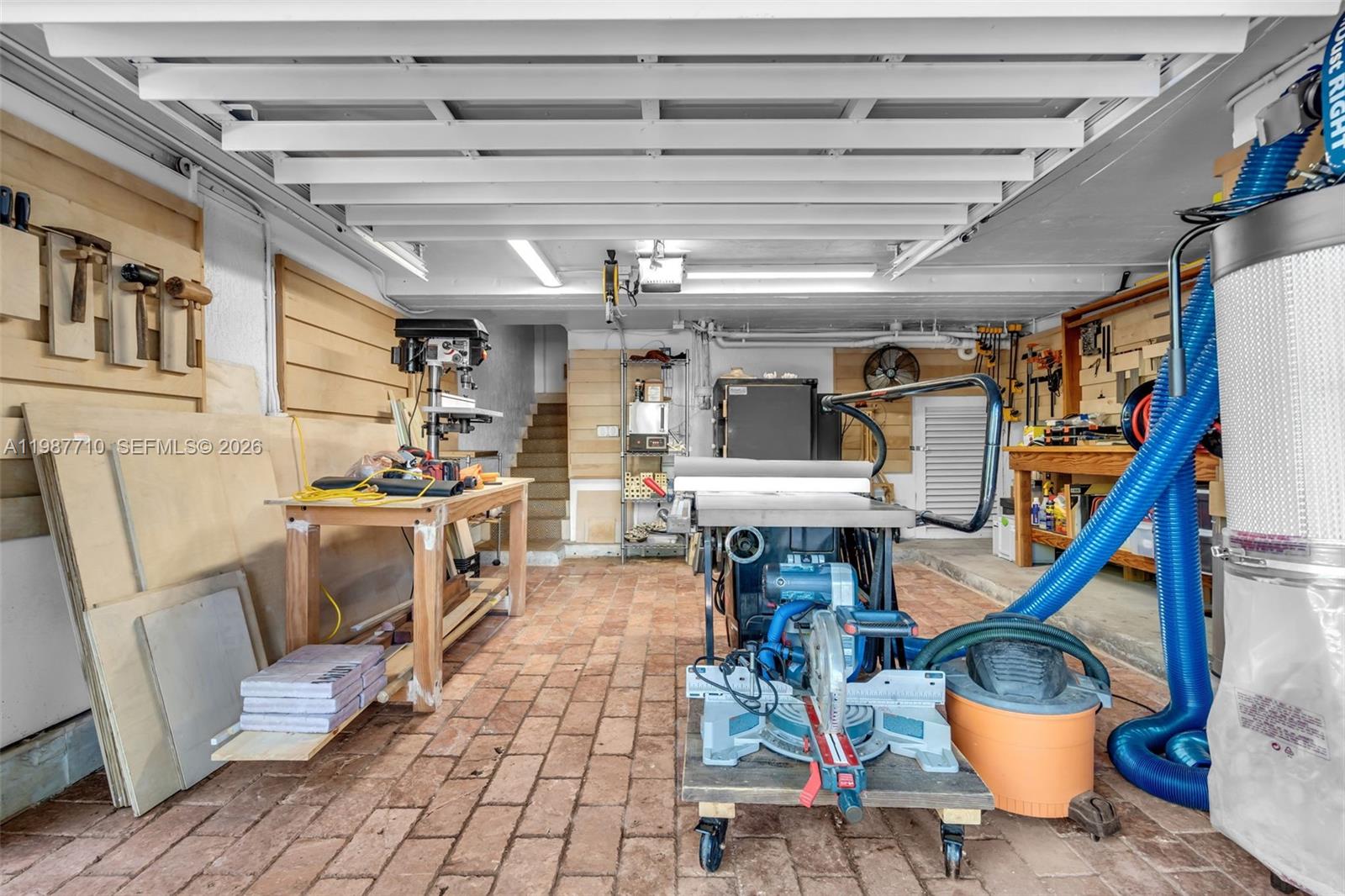 140 Hampton Ln Key Biscayne, FL 33149