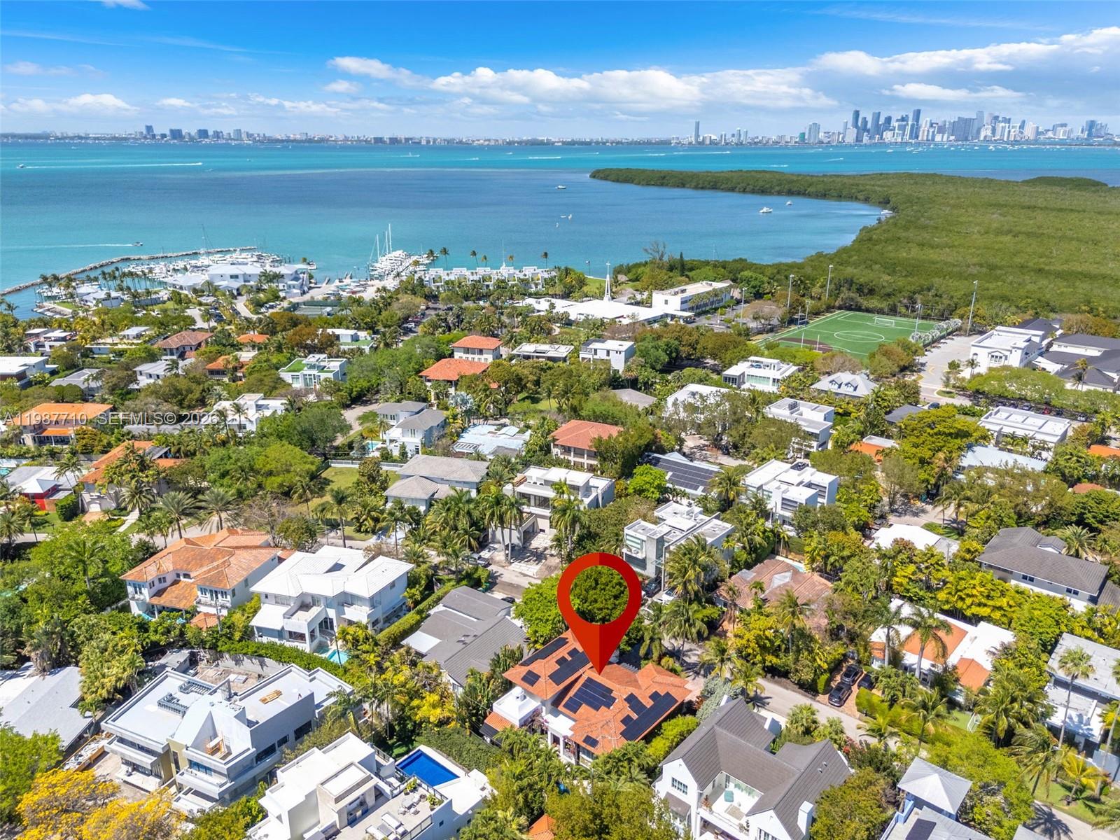 140 Hampton Ln Key Biscayne, FL 33149